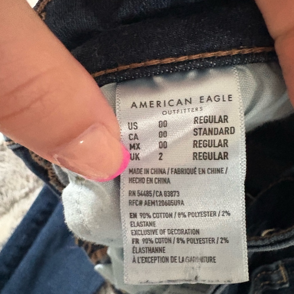 Distressed Blue Jeans - Picture 4 of 7